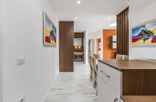 Vlore Apartment | Beachside Modern Apartment by PikHost