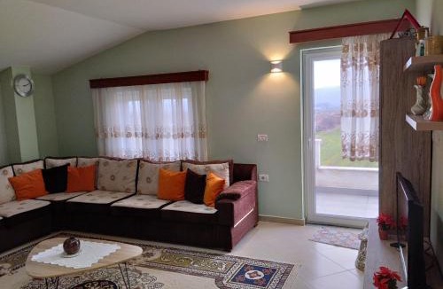 Korce House | Beautiful 1-Bed House in Korce