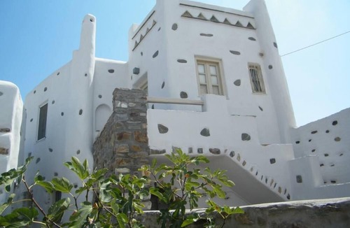 Lefkes Villa | Beautiful traditional house with private terraces and jacuzzi