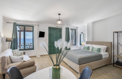 Agia Galini Bed & Breakfast | Bed and Breakfast 'Studio Room Sea View' with Sea View, Wi-Fi and Air Conditioning