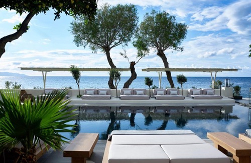 Kamari Hotel | Bellonias Villas