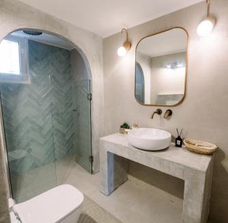 Pylos Apartment | Benjamin Luxury Suite by The Eustas