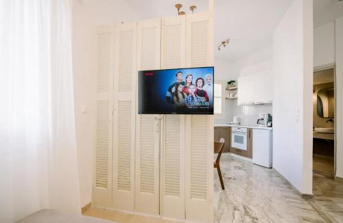 Pylos Apartment | Benjamin Luxury Suite by The Eustas