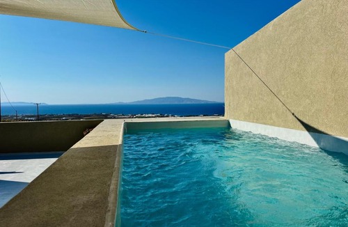 Kamari Apartment | Bevimar Suites with Private Pool and Non Heated Jacuzzi