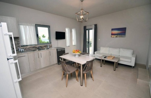 Makry Gialos Apartment | BH158 - R - Suite Makry Gialos