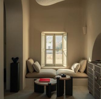 Perissa Hotel | Black Rose Beach Suites