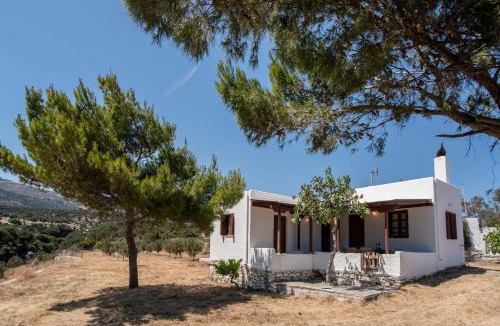 Naxos House | Black Sand