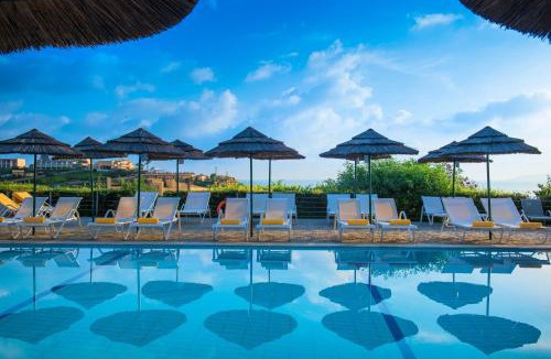 Mononaftis Resort | Blue Bay Resort Hotel