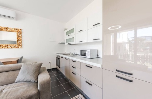 Sakës Apartment | Blue Haven Talea by PikHost