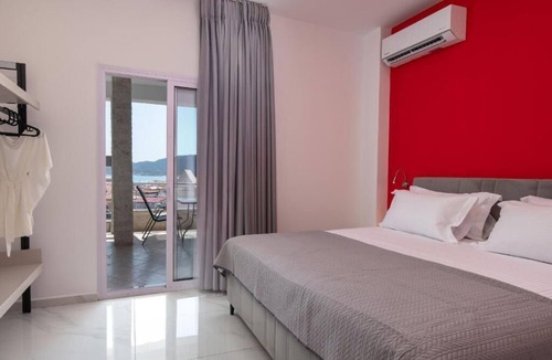 Sarti Condo | Blue Horizon Sarti - Comfy Triple Seaview Getaway
