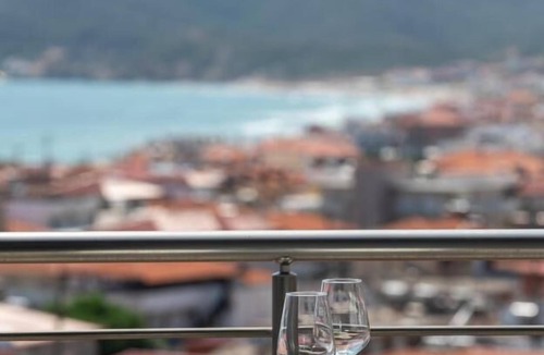 Sarti Condo | Blue Horizon Sarti - Comfy Quad Seaview Getaway
