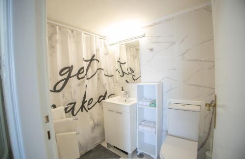 Agii Theodori Apartment | Blue Horizon Seafront Apartment