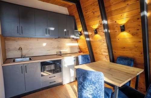 Elbasan Cabin | Blue Retreat | The Golden Cabins
