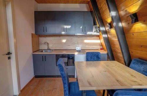 Elbasan Cabin | Blue Retreat | The Golden Cabins
