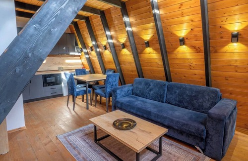 Elbasan Cabin | Blue Retreat | The Golden Cabins