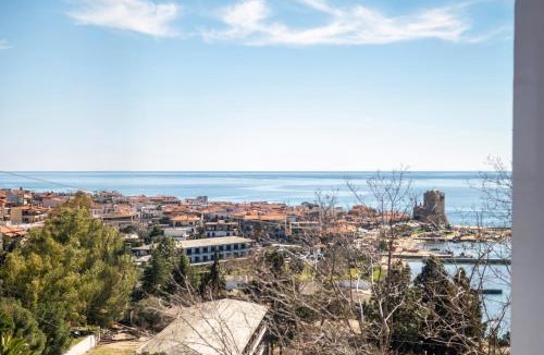 Ouranoupoli Apartment | Blue Ribbons luxury house