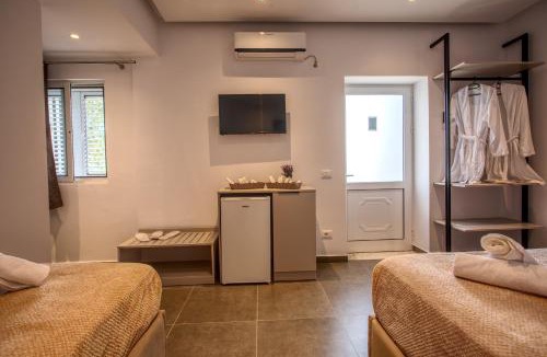 Dhermi Hotel | Blue Villa Drymades