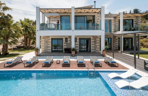Apokoronas Villa | BlueSkyline Owner's Listing, By Hellocrete