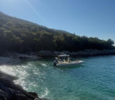 Mbrostar-Urë Boat Rental | BoatVlora