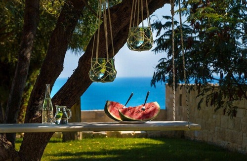 Hersonissos Centre Villa | Bohemian Blue Villa with Sea View Pool