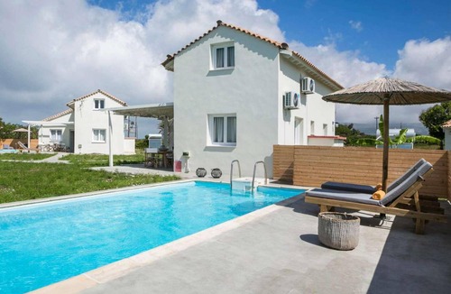 Kounopetra House | Boho Roz