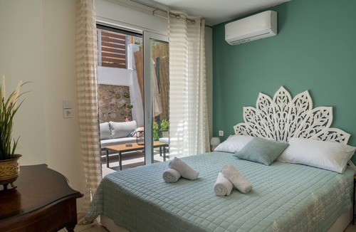 Halepa Apartment | Boho style apartment with spacious front yard in historical district of Chania