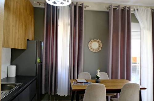 Vlore Apartment | BookO2 Apartment