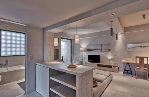Kifisia Apartment | Boutique design apartment next to green park