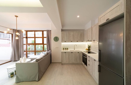 Old Town Rethymnon Apartment | Breakfast Included! "Feels like home", The floor Apartments.