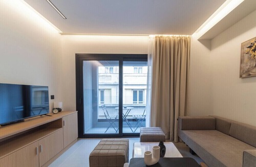 Piraeus Apartment | Bright Living in Pireas. Your serene retreat