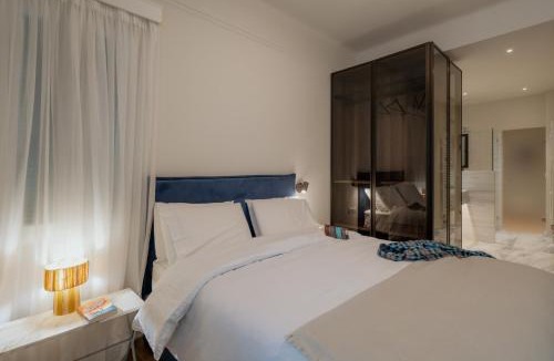 Mousio Apartment | Bright & Luxurious 3BR Suite Near Metro By Museum