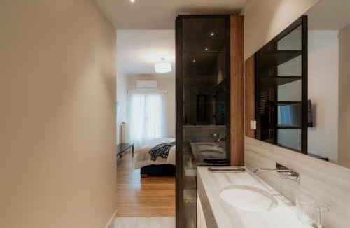 Mousio Apartment | Bright & Luxurious 3BR Suite Near Metro By Museum