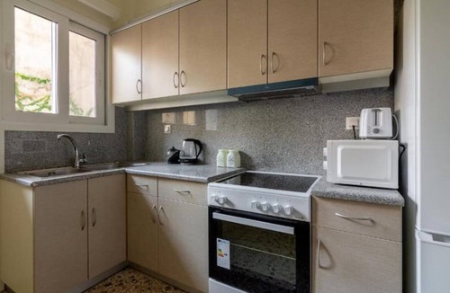 Athens House | ★ Bright & Spacious 2-bedroom Apartment in Athens