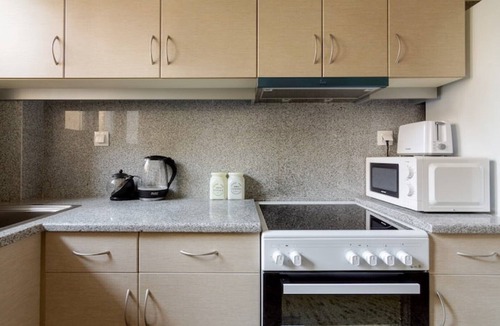 Athens House | ★ Bright & Spacious 2-bedroom Apartment in Athens