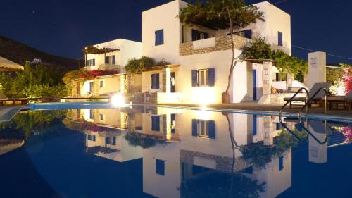 Ios Town Hotel | Brother's Hotel