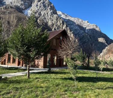 Kukes County Hotel | Bujtina Alpine Vanat
