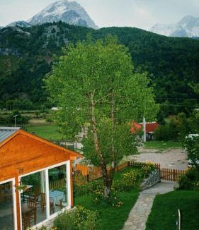 Valbone Bed & Breakfast | Bujtina Arlindi