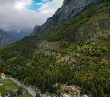 Valbone Bed & Breakfast | Bujtina Arlindi