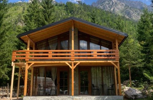 Valbone House | Bujtina Arturi