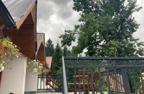 Valbone House | Bujtina Arturi