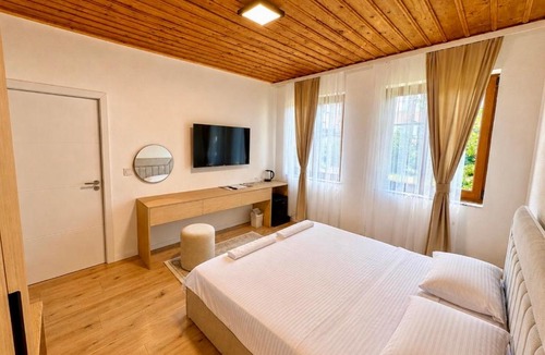Mejë House | Bujtina Genci & Gonxhe - by Garden Guesthouse