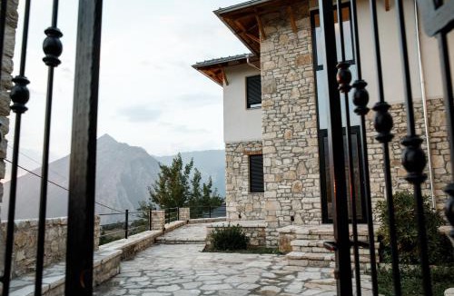 Lazarat Hotel | Bujtina KOEL