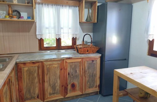Fushebardhe House | Bujtina Peshtan Guesthouse&Camping