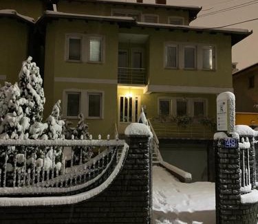Çagllavicë Hostel | Bus Station Hostel