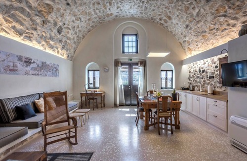 Emporio Villa | Canava Villas Santorini