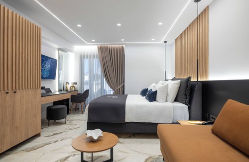 Heraklion Hotel | Captain Napoleon Paterakis CNP Luxurious Suites