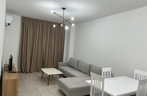 Shengjin Apartment | Casa di Franco