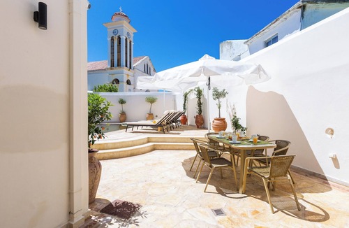 Chromonastiri Villa | Casa di Vangelis, Summer Village Stay!