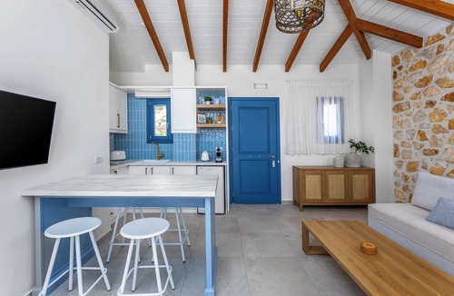 Halki Apartment | Casa Natalia 2, Modern Coastal Style Holiday Apartment in Halki