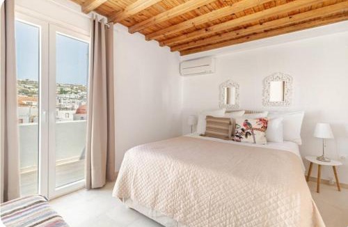 Little Venice Apartment | Casa Paraportiani View Mykonos Town House